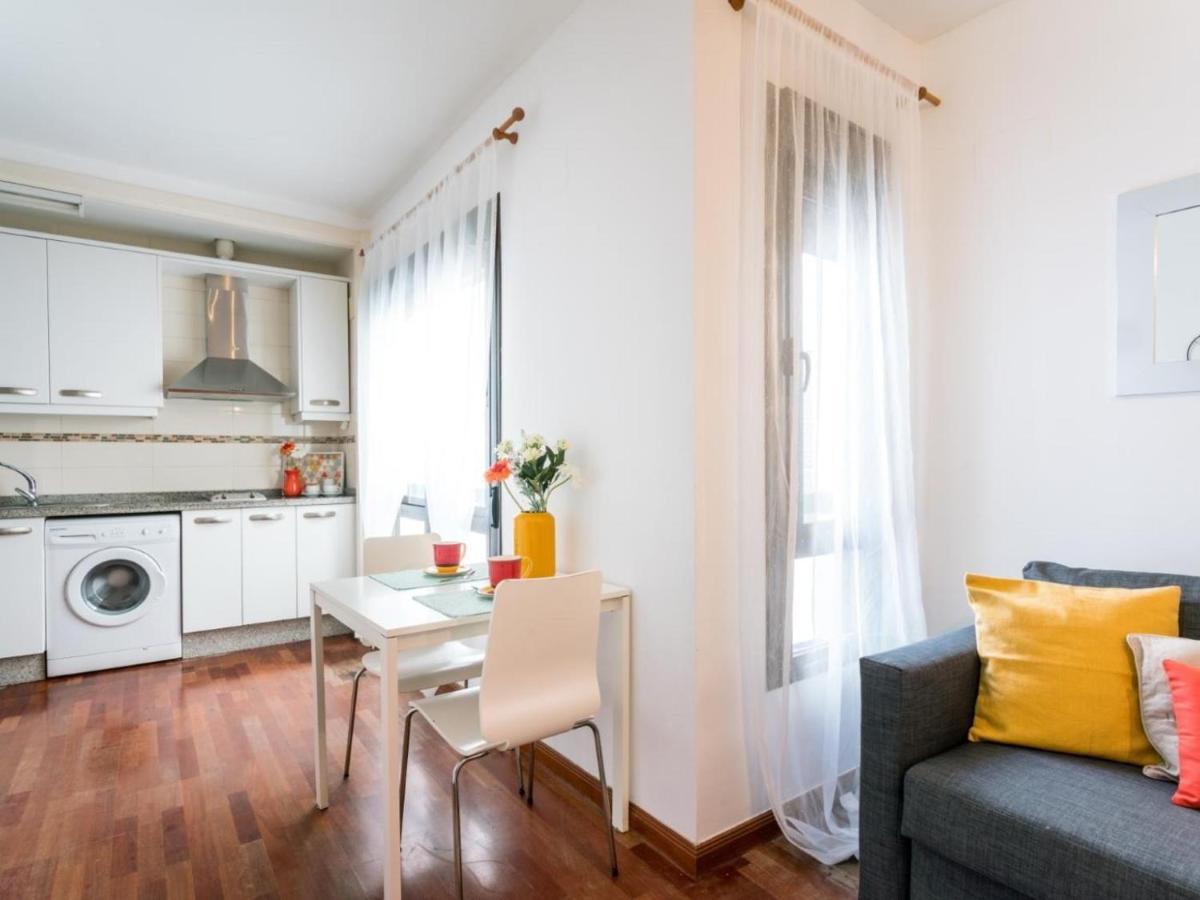 Апартаменти Holi-Rent Santa Marina Севілья Екстер'єр фото